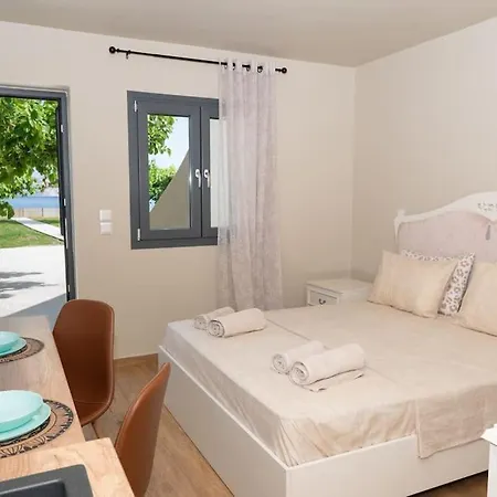 Sea Echoes On The Beach, Pefki, Evia Villa *